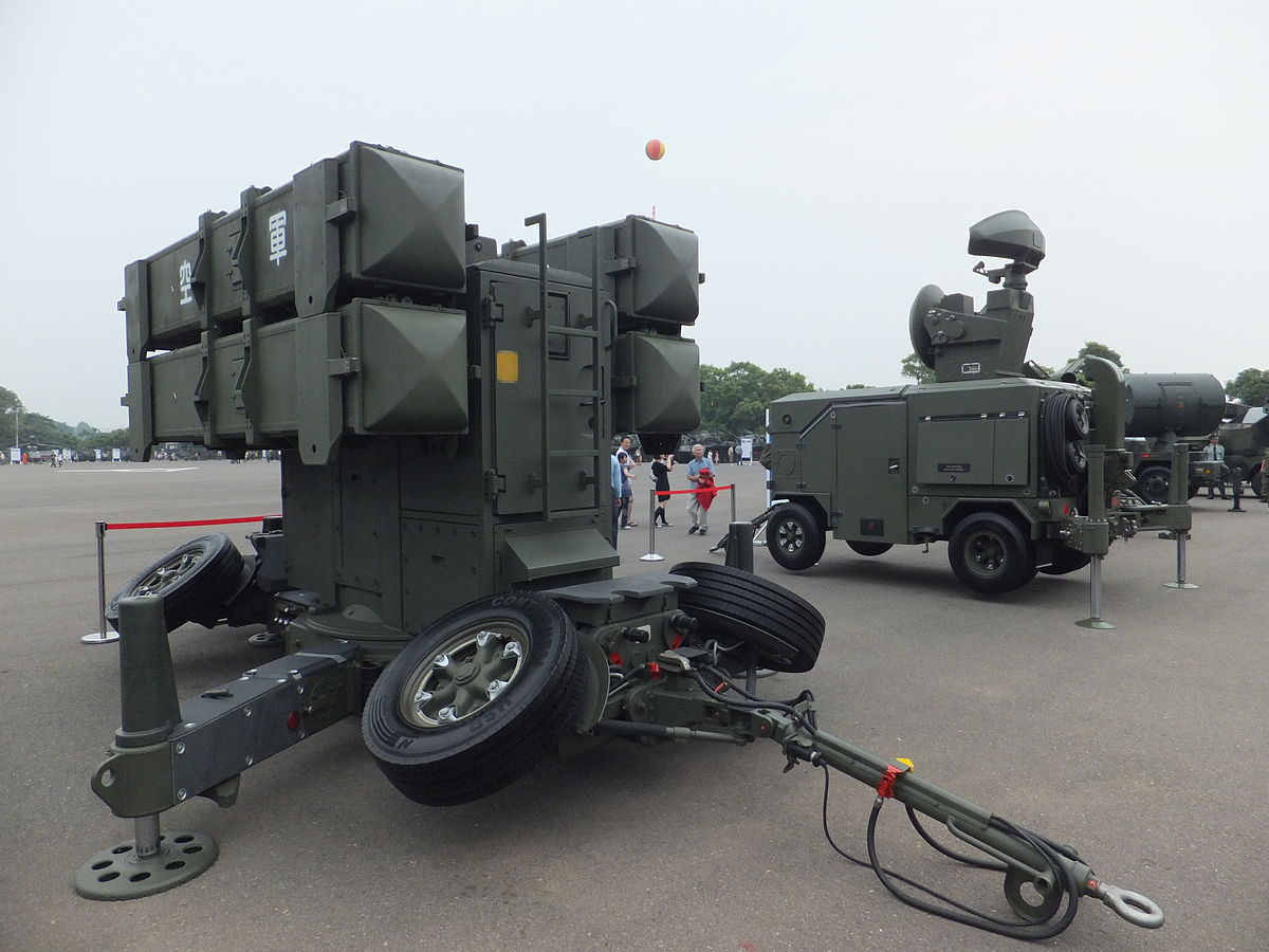 1200px-Skyguard-Sparrow_Misslie_Launcher_and_Fire_Control_Radar_in_Chengkungling_Oct2011.jpg