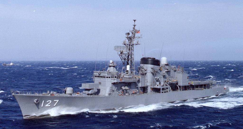 1024px-JMSDF_DD-127_Isoyuki.jpg