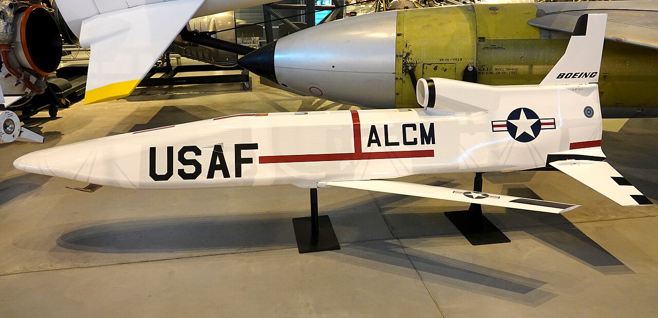 1280px-AGM-86A_Cruise_Missile_at_Udvar-Hazy.jpg