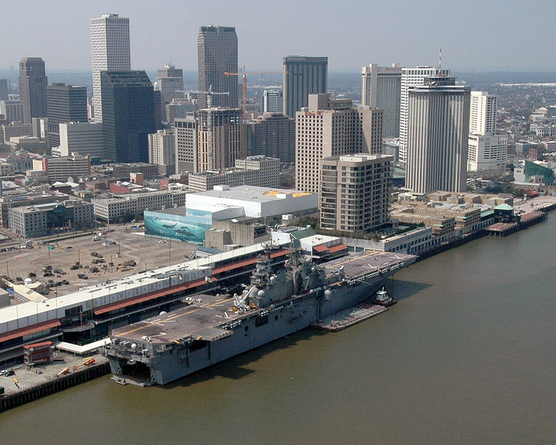 800px-Public_Domain_USS_IWO_JIMA_in_New_Orleans_Robert_Jay_Stratchko%2C_2005_%28DOD_050910-N-8933S-001%29_%28690281003%29.jpg