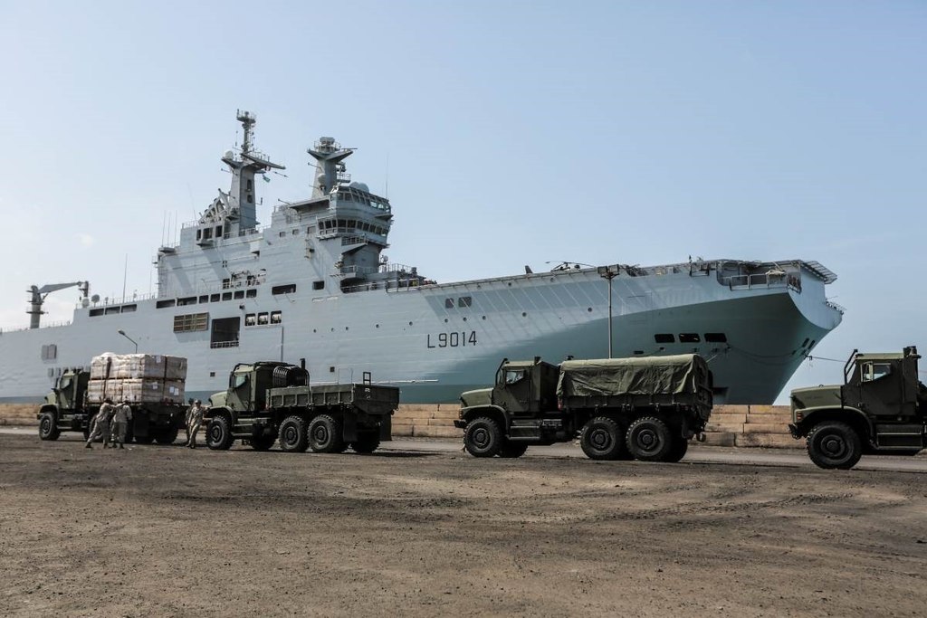 1024px-French_amphibious_assault_ship_Tonnerre_%28L9014%29_at_Djibouti_on_10_December_2017_%28171210-M-QL632-128%29.JPG