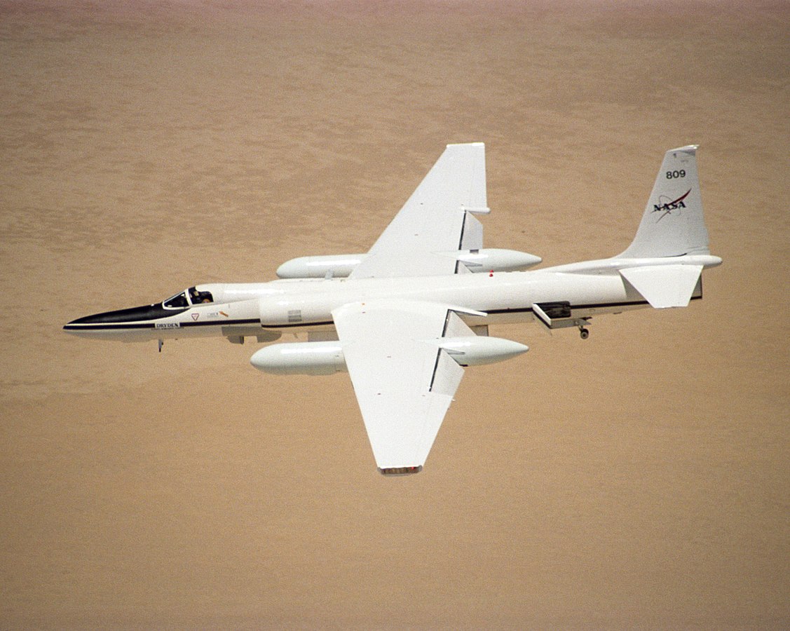 1127px-Lockheed_ER-2_809_in_flight.jpg