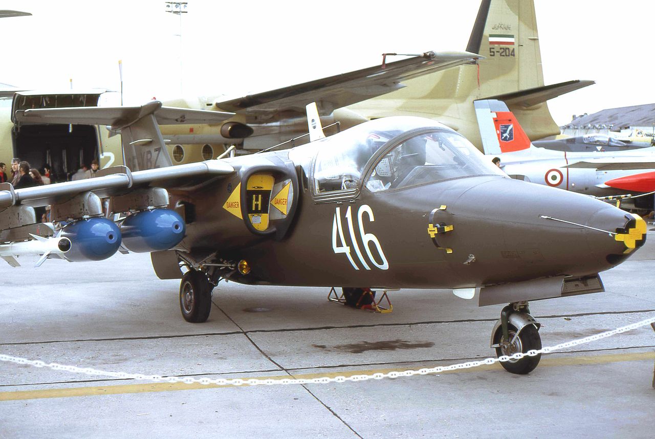 1280px-Saab_105_SE-XBZ.jpg