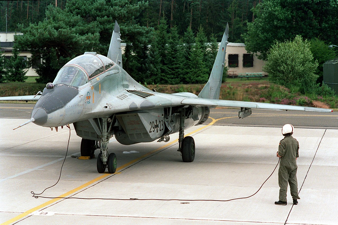 1280px-MiG-29_Fulcrum_B_Luftwaffe.jpg