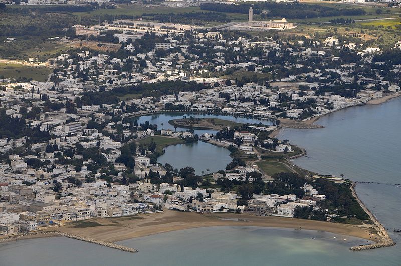800px-Vue_a%C3%A9rienne_de_Salambo_et_Carthage.jpg