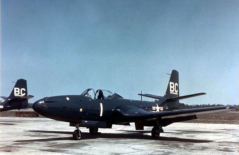 800px-FH-1_Phantoms_of_VMF-122_parked_c1949.jpg
