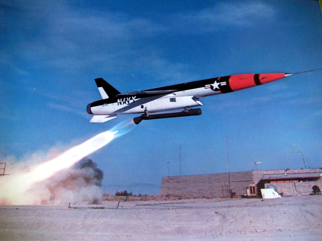 1280px-SSM-N-9_Regulus_II_missile_launch_c1957.jpg