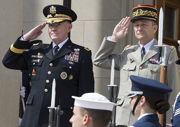 720px-United_States_General_Martin_Dempsey_and_French_General_Pierre_de_Villiers_saluting_%2823_April_2014%2C_cropped%29.jpg