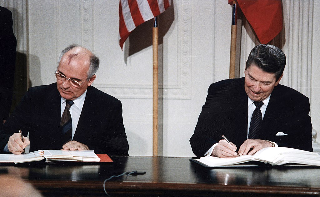 1024px-Reagan_and_Gorbachev_signing.jpg