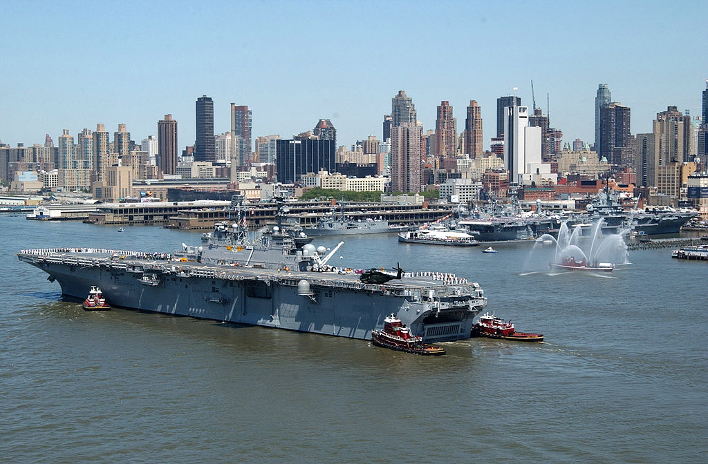 1024px-US_Navy_020522-N-3235P-501_USS_Iwo_Jima_%28LHD_7%29.jpg