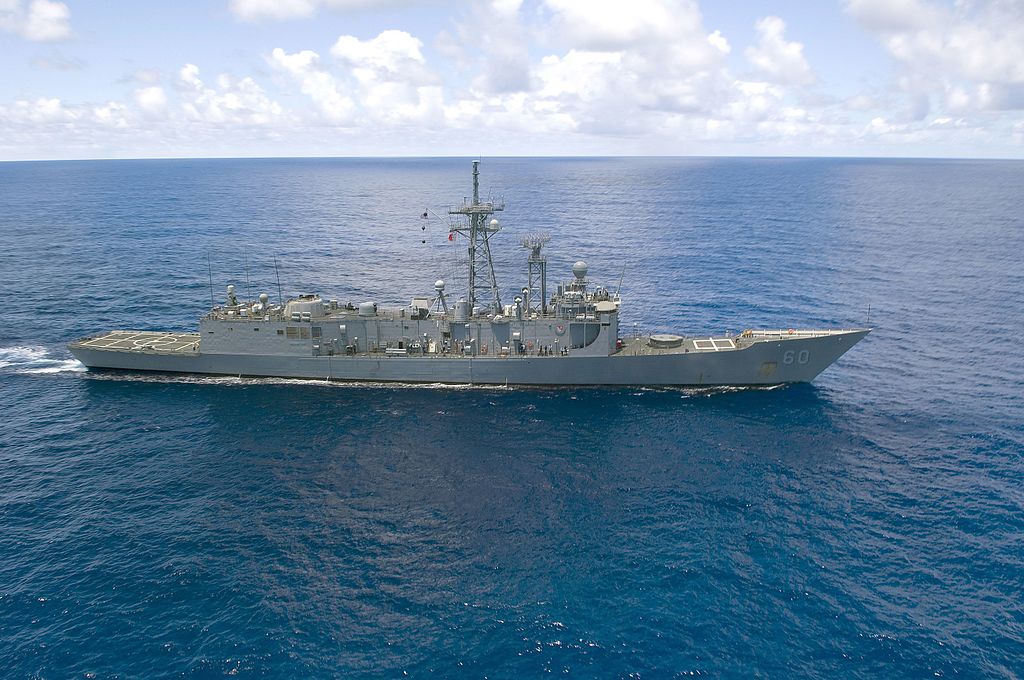 1024px-080713-N-7949W-084_-_USS_Rodney_M._Davis_%28FFG-60%29.jpg