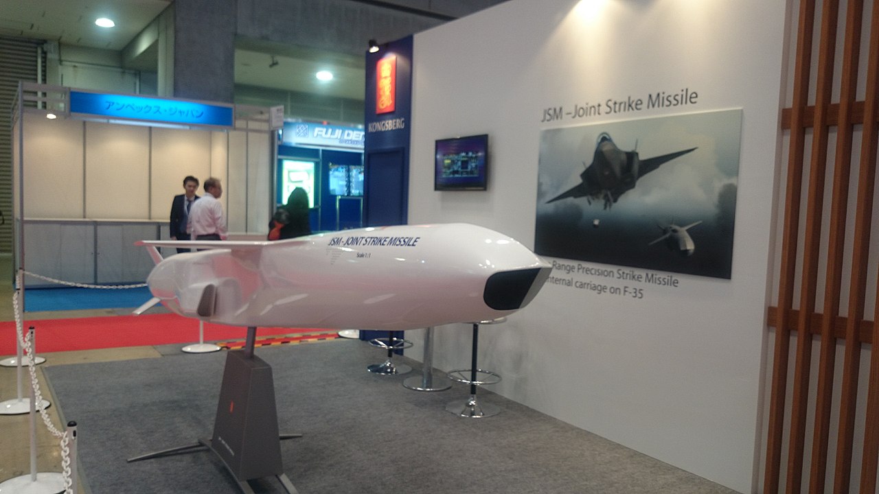 1280px-Joint_Strike_Missile_Mockup_at_JA2016.jpg