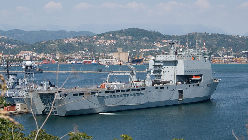 1024px-RFA_Cardigan_Bay_%28L3009%29_-_La_Sp%C3%A9zia.jpg