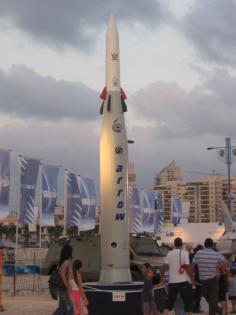 800px-Arrow_Missile_Exhibition_II.jpg