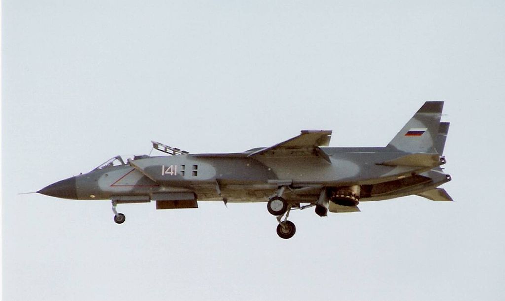 1024px-Yakovlev_Yak-141_at_1992_Farnborough_Airshow_%282%29.jpg