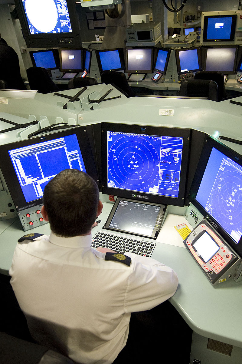 800px-Operations_Room_HMS_Daring_MOD_45149880.jpg