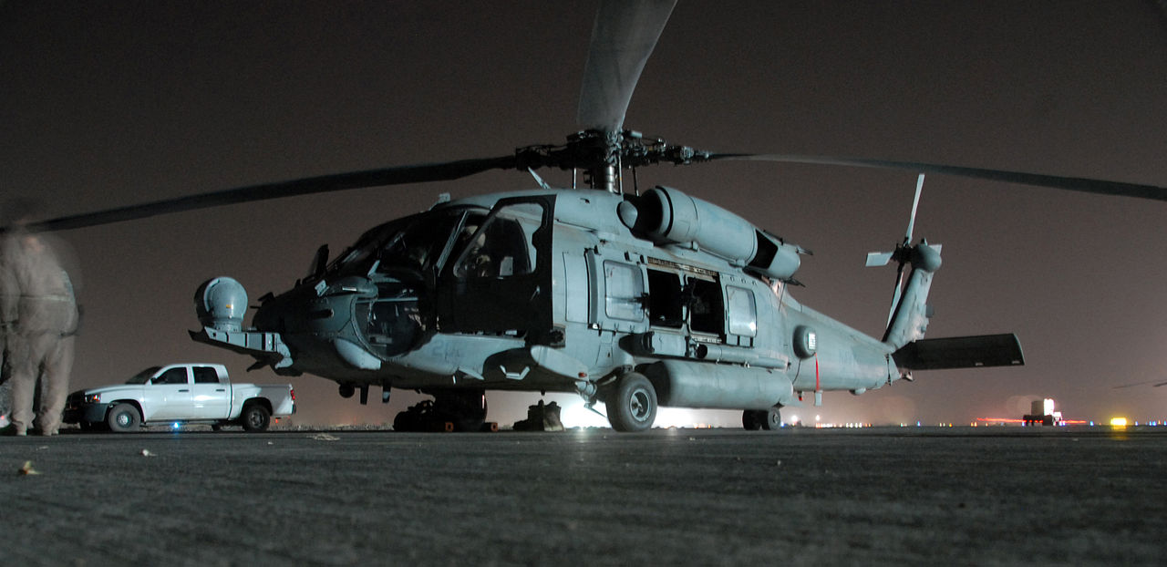 1280px-US_Navy_080825-N-5710P-001_Members_of_Combined_Joint_Special_Operations_Air_Component_conduct_night_operations..jpg