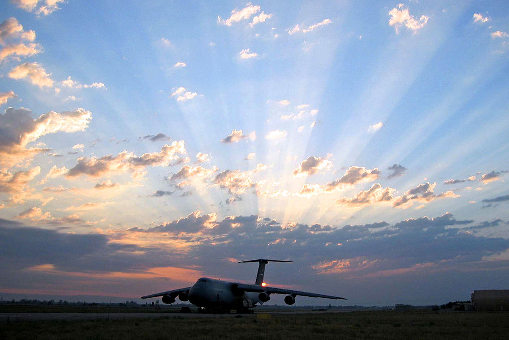 1024px-C-5_Galaxy_-_060309-F-7692M-111.jpg