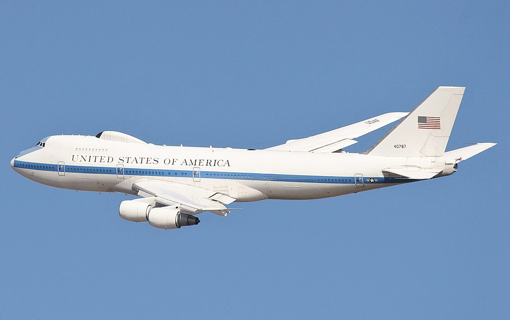 1024px-US_Air_force_E-4B.jpg