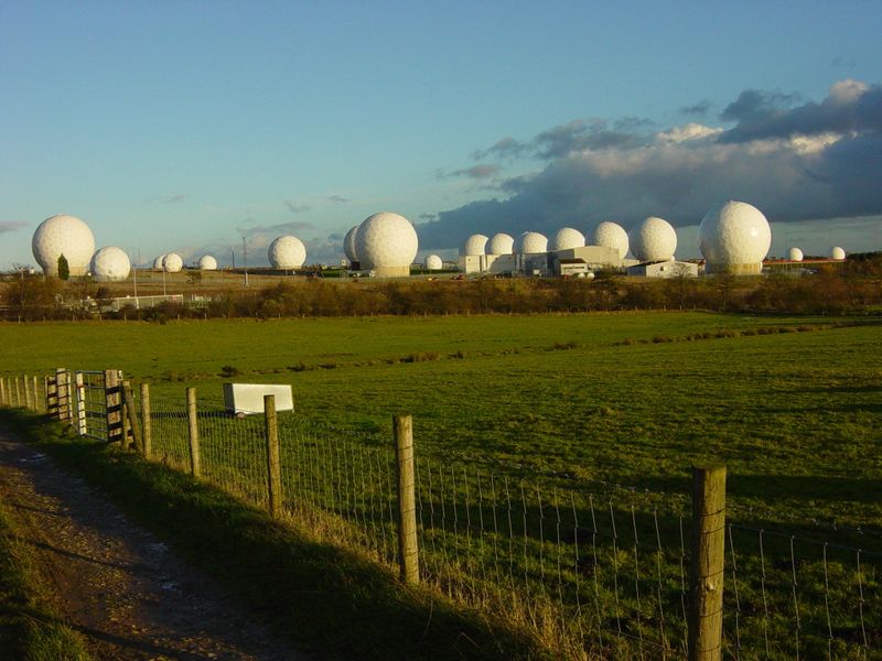 800px-Menwith-hill-radomes.jpg