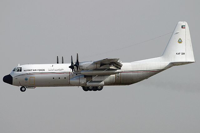 640px-Lockheed_L-100-30_Hercules_%28L-382G%29%2C_Kuwait_-_Air_Force_AN0967564.jpg