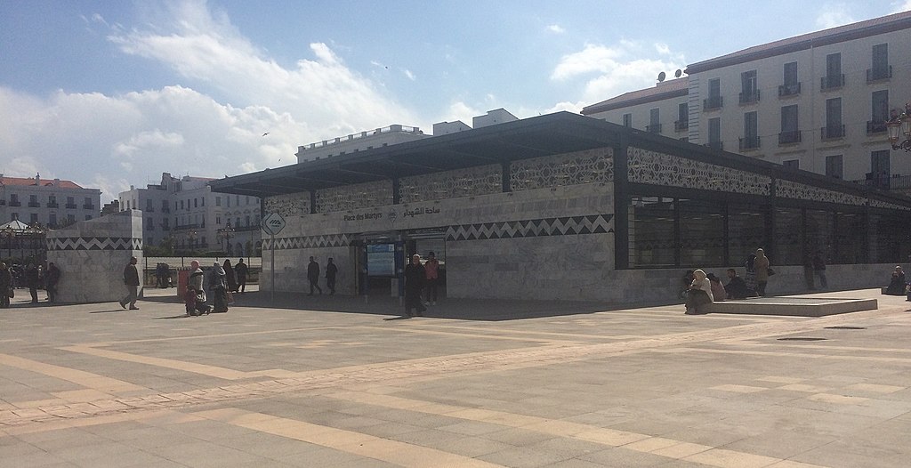 1024px-Photo_place_des_martyrs_station_16042018_009.jpg