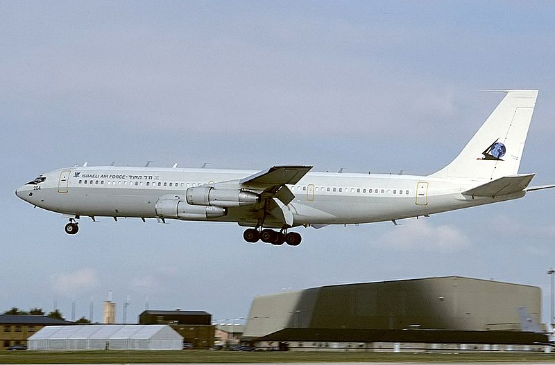 800px-IsraelI_Air_Force_Boeing_707-3J6C%28KC%29_Re%27em_Freer.jpg