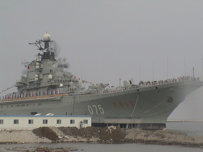 800px-20040501090106_-_Soviet_aircraft_carrier_Kiev.jpg