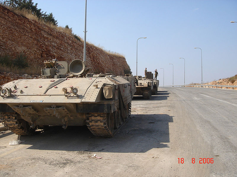 800px-Achzarit_armored_personnel_carriers%2C_2006.jpg