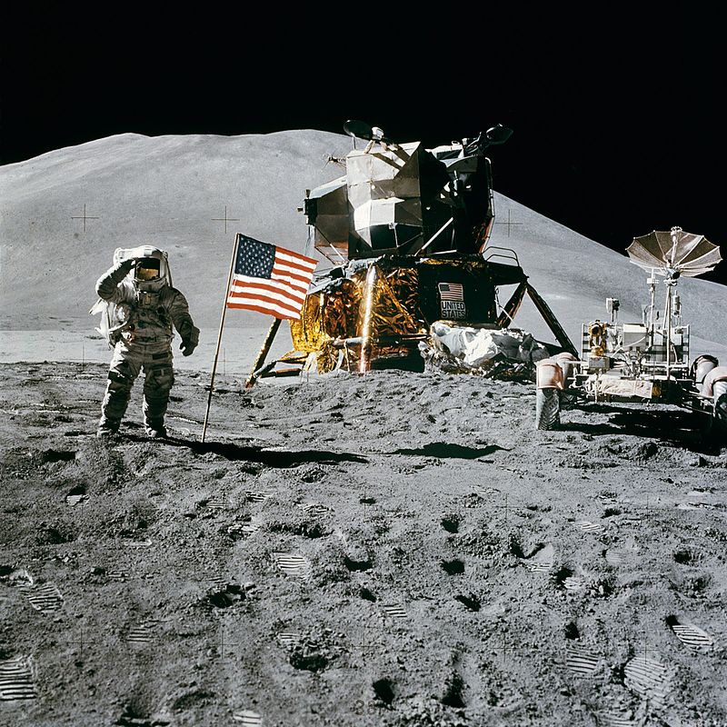 800px-Apollo_15_flag%2C_rover%2C_LM%2C_Irwin.jpg