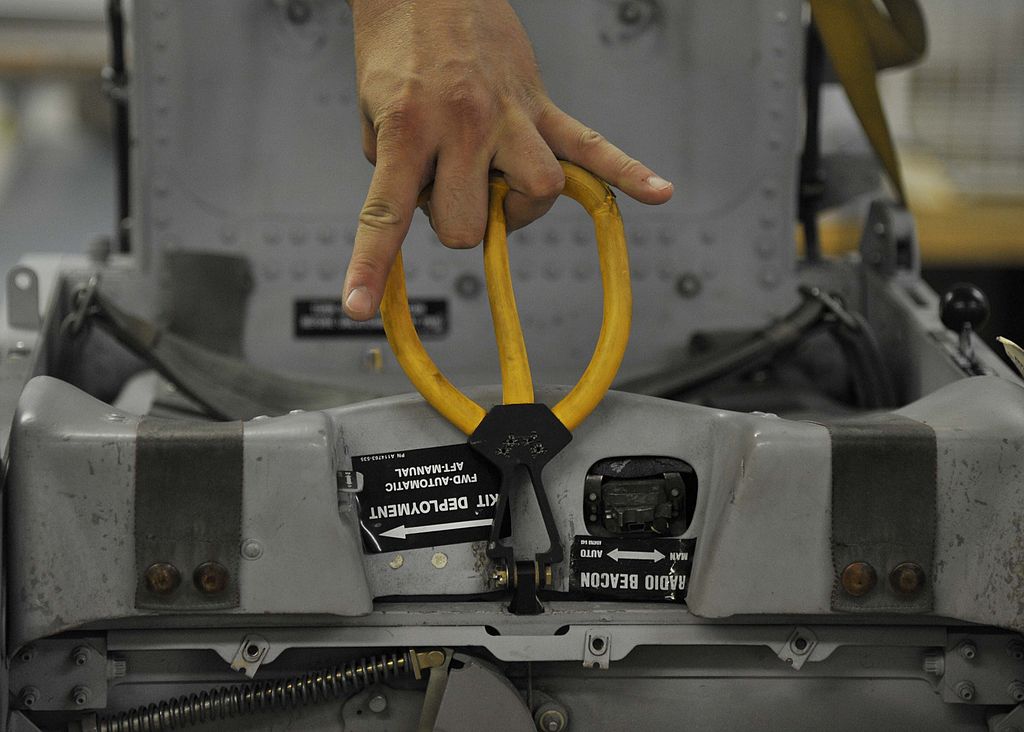 1024px-F-16_Fighting_Falcon_egress_maintenance_140731-F-SI704-681.jpg