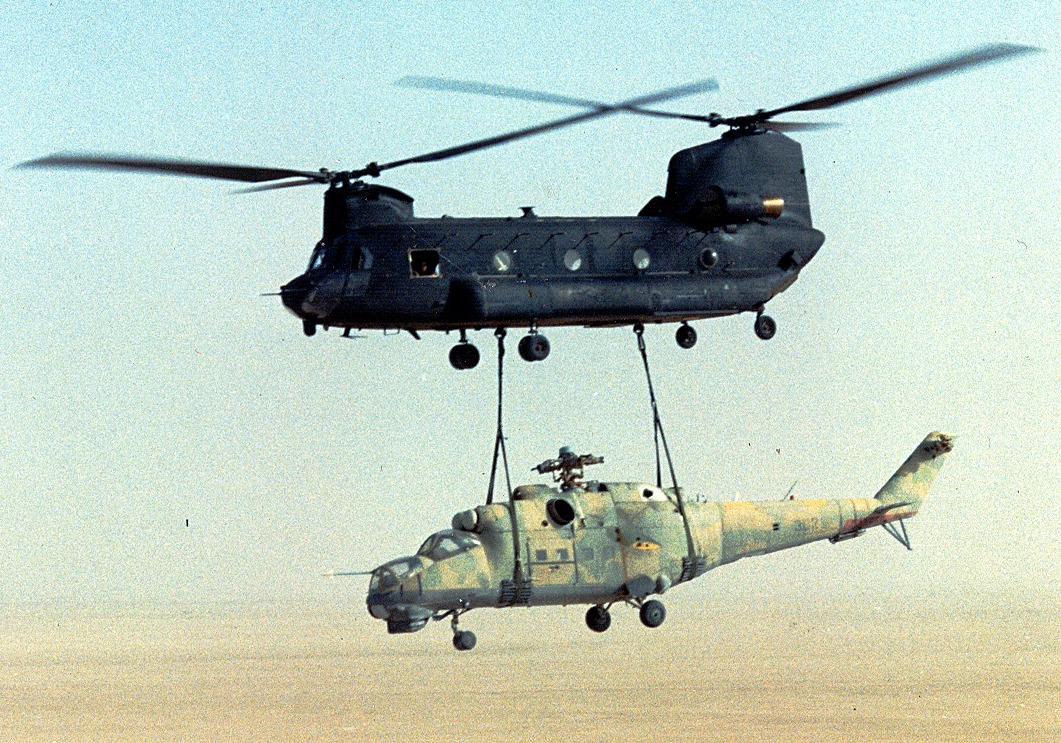 US_Army_160th_SOAR%28A%29_CH-47_sling-load_a_Mi-24_out_of_Chad-Operation_Mount_Hope_III.jpg