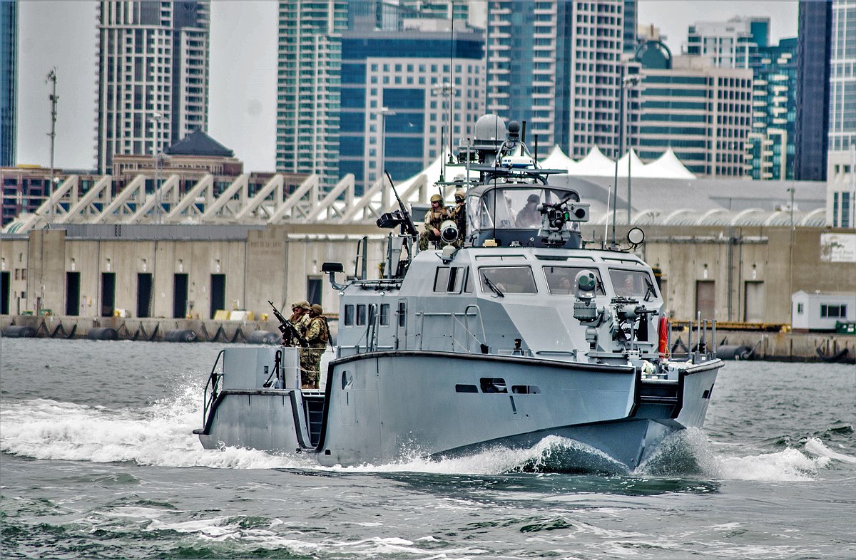 1200px-US_Navy_MKVI_patrol_boat.jpg