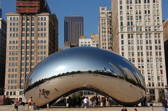 340px-Cloud_Gate_%28The_Bean%29_from_east%27.jpg