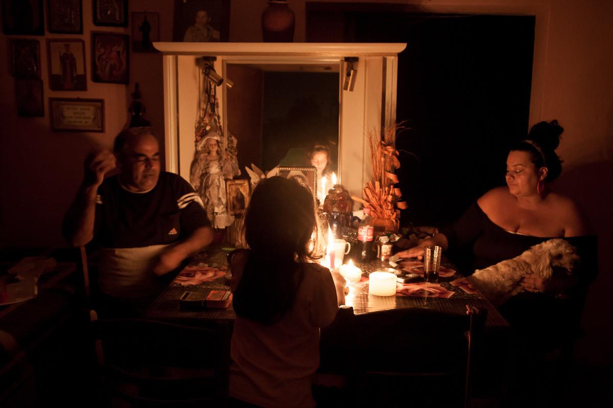 the-greek-family-surviving-without-electricity-1414682640016.jpeg