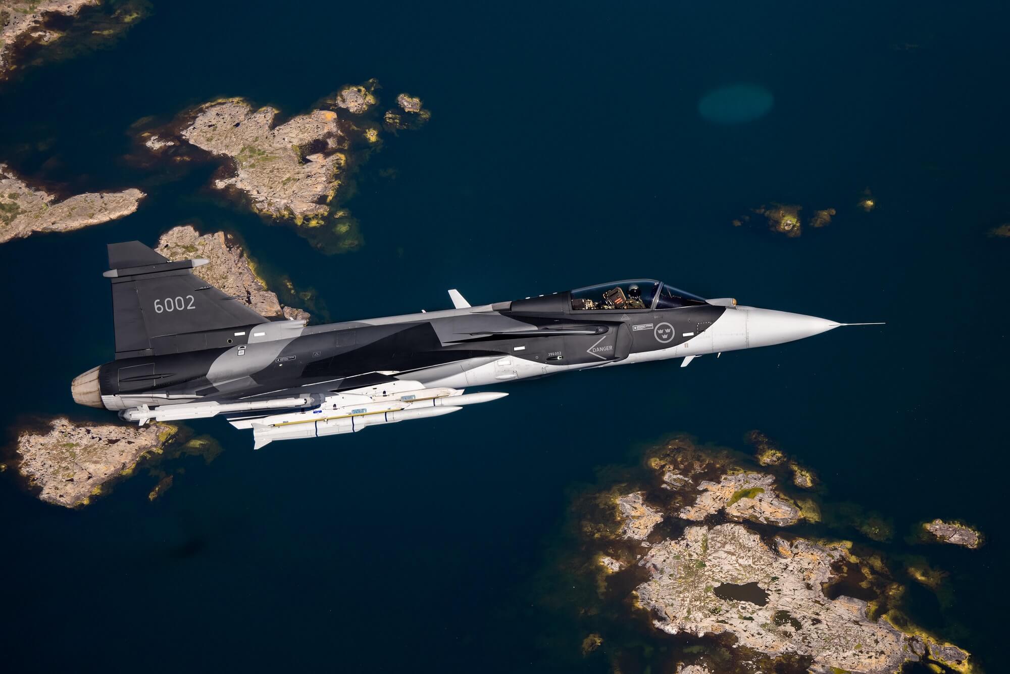 a_gripen_e_armed_with_a_meteor_missile.jpg