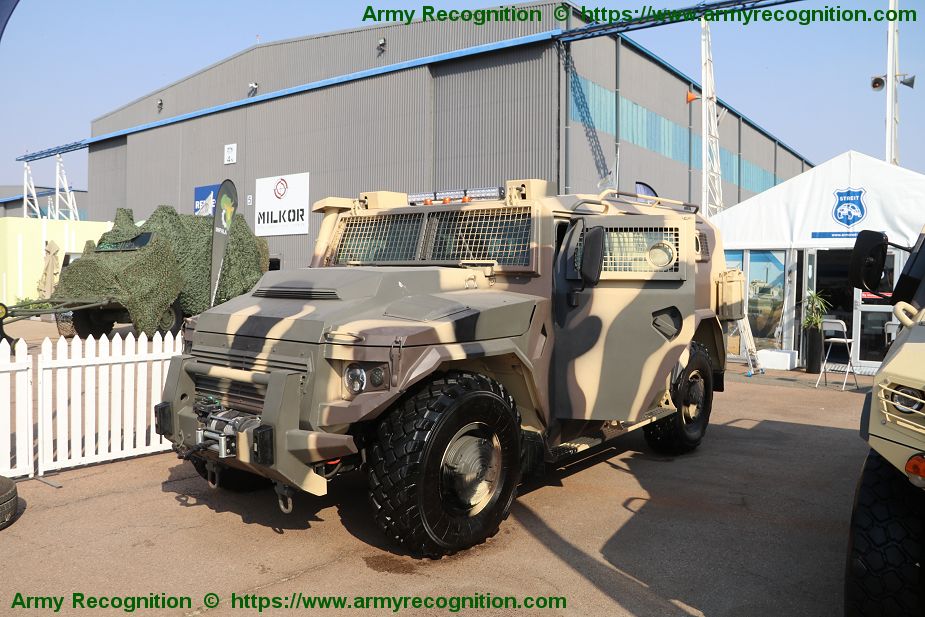 Streit_Group_showcases_its_new_Falcon_4x4_APC_Armored_Personnel_Carrier_AAD_2018_South_Africa_925_001.jpg