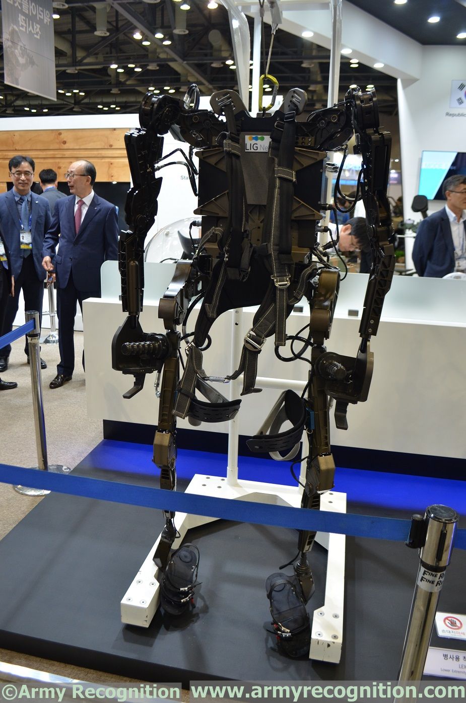 DX_Korea_2018_LIG_Nex1_LEXO_Lower_Extremity_Exoskeleton_for_Soldiers_2.jpg