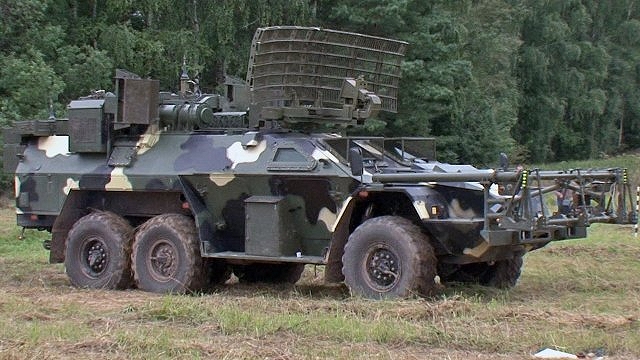 Listva_remotely_operated_wheeled_mine_clearing_vehicle_combat_vehicle_Russia_Russian_army_defense_industry_640_001.jpg