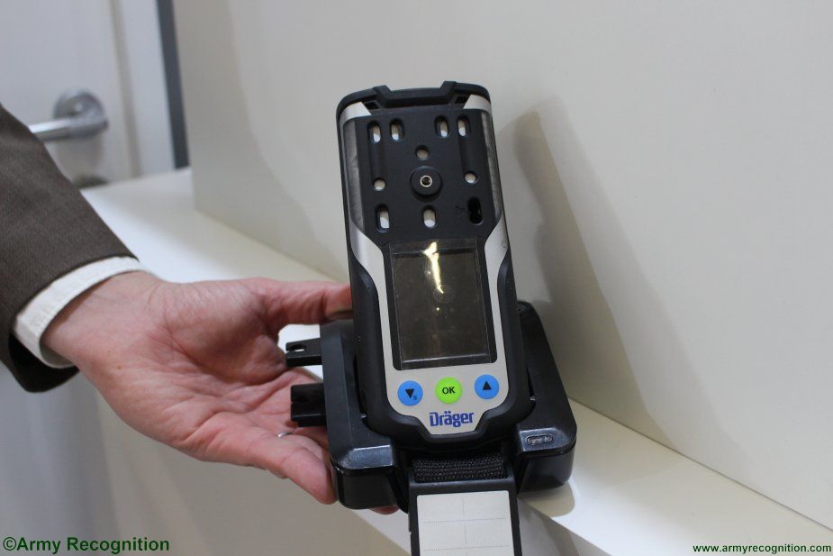 The_Drager_x-AM-8000_gaz_detection_system_001.jpg