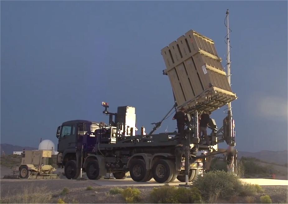 live_firing_demonstration_with_new_mobile_SHORAD_systems_for_US_Army_program_SkyHunter_Raytheon_925_001.jpg