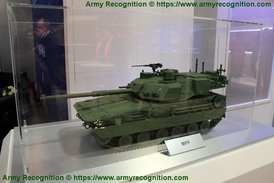 General_Dynamics_presents_scale_model_of_its_light_tank_for_MPF_program_of_US_Army_AUSA_2019_925_001.jpg