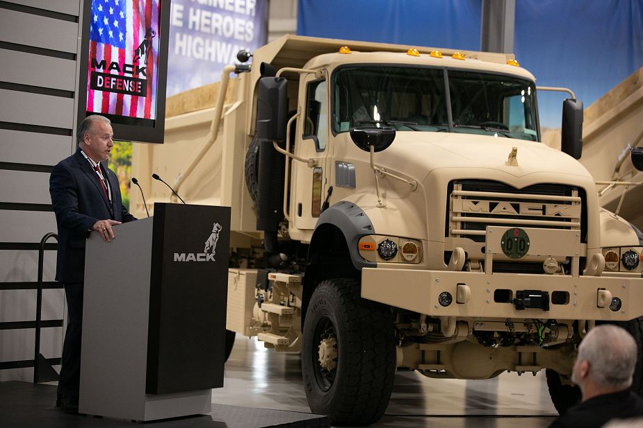Mack_Defense_presents_solutions_of_military_trucks_for_U.S_Army_programs_925_001.jpg
