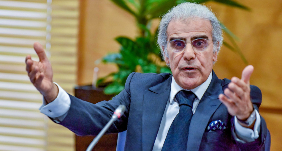 والي بنك المغرب: بالرغم من إصرار صندوق النقد الدولي على تحرير إضافي للدرهم.. فلن أوصي بذلك إلا حينما أقتنع أن الاقتصاد المغربي جاهز لذلك والي بنك المغرب: بالرغم من إصرار صندوق النقد الدولي على تحرير إضافي للدرهم.. فلن أوصي بذلك إلا حينما أقتنع أن الاقتصاد المغربي جاهز لذلك