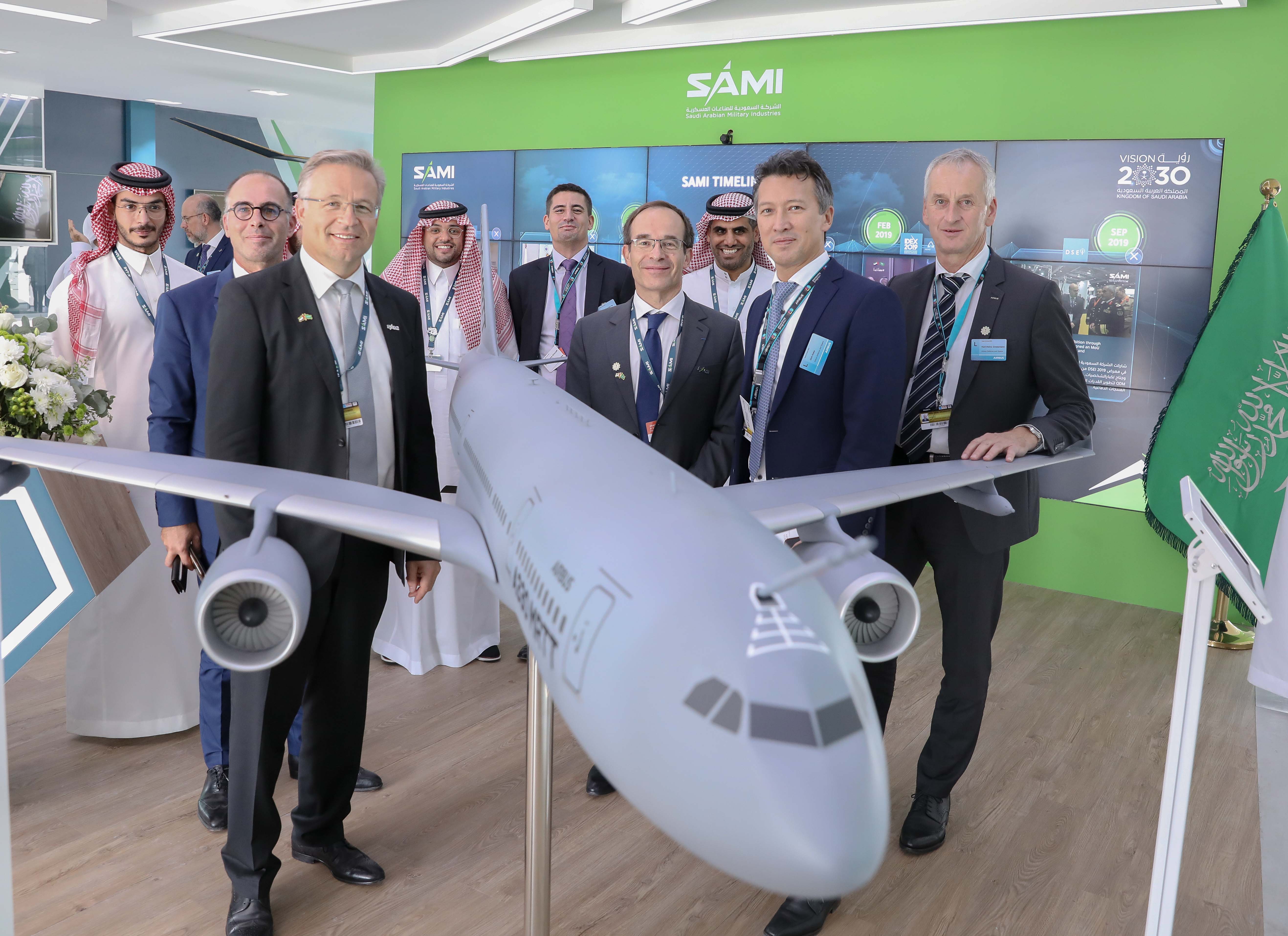 SAMI-at-Dubai-Airshow-Dirk-Hoke-CEO-of-Airbus-Defense-and-Space-with-C....jpg