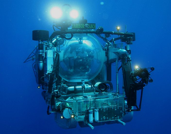 submersible_operation_deep_scope_harbor_ranger_underwater_oceanography.jpg