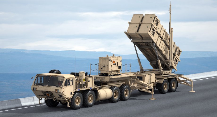 mim_104_patriot_surface_to_air_missile_sam_battle_position_sand_01.jpg