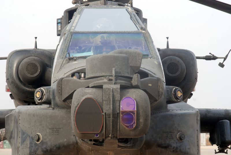 AH-64D-Apache-Helicopter-front-iraq.jpg