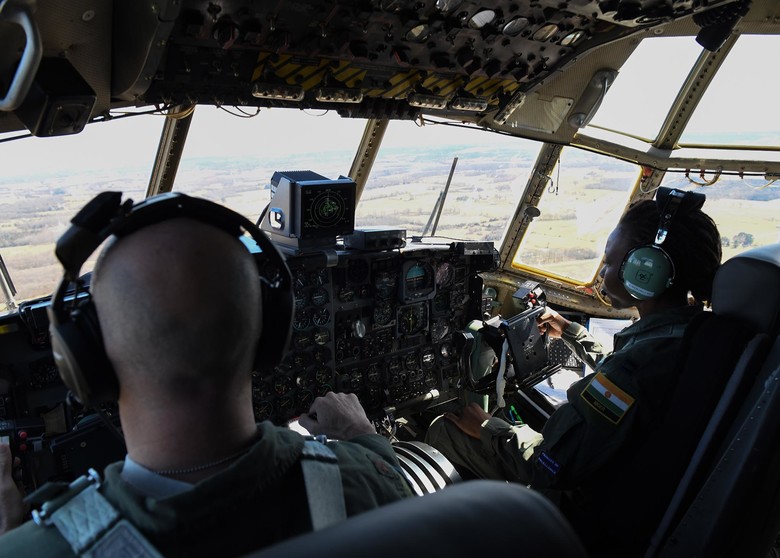 www.defenceweb.co.za