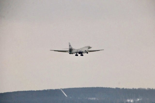 Modernized Tu-160M Bomber Completes Maiden Flight 